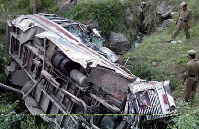 Autobus pao u klisuru, strahuje se da je poginulo 33 ljudi