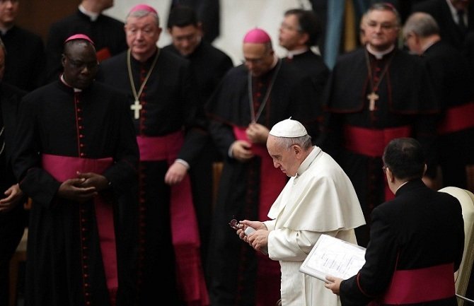 Papa: Trgovina ljudima sraman zločin