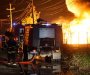 Požar u Zemunu lokalizovan: Povrijeđeno 8 osoba, na terenu i dalje 30 vatrogasaca(VIDEO)
