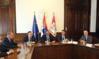 Vučić sa Srbima iz Crne Gore: Srbija će uvijek biti uz svoj narod(FOTO)