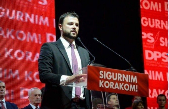 Vuković: Direktor TO Budva srpski državljanin, poslovi se namještaju firmama iz Srbije