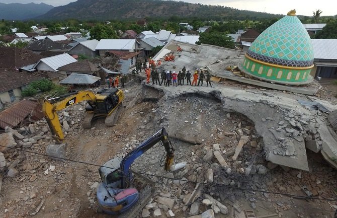 Još jedan zemljotres pogodio Indoneziju,  srušene zgrade