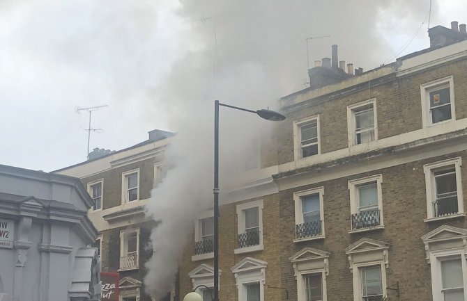 London: Veliki požar na terenu 70 vatrogasaca