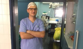 Pod vođstvom ljekara Saše Radovića iz Bijelog Polja izvršena prva operacija penilne hipospadije