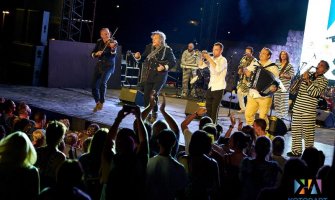Balkanski muzički mix za publiku sa svih meridijana u Kotoru