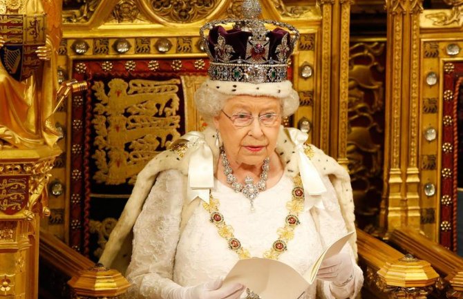 Engleska kraljica traži perača sudova, plata 22.000 eura, nije potrebno iskustvo 
