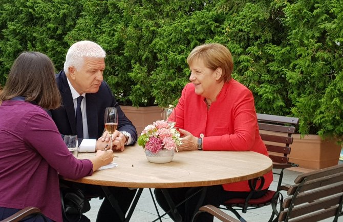 Marković i Merkel u četiri oka: Nema promjena granica na Balkanu(FOTO)(VIDEO)