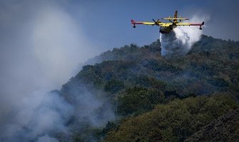 Avioni MUP-a gase požar na planini Garač