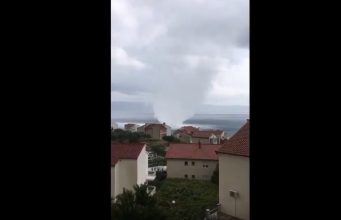 Obilne padavine pogodile Jadran, pijavice u Dalmaciji (VIDEO)