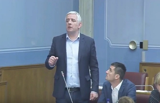 Vučurović: Postoji mnogo dokaza o antisrpskom i antipravoslavnom karakteru crnogorskog režima