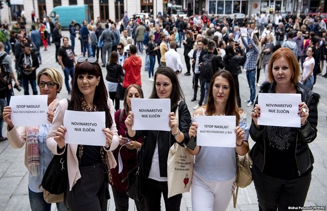 Protesti u Sarajevu: Novinari vlastima dali rok da riješe napad na kolegu
