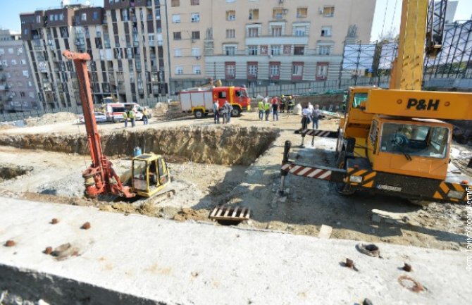 Beograd: Potporni zid od deset metara se srušio na radnika