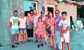 Porodici Huko obezbijeđen krov nad glavom, Žene Bara velikog srca im promijenile život