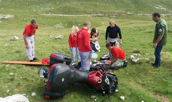 Češki motociklista sletio na Durmitoru, predat ekipi Hitne pomoći Žabljak