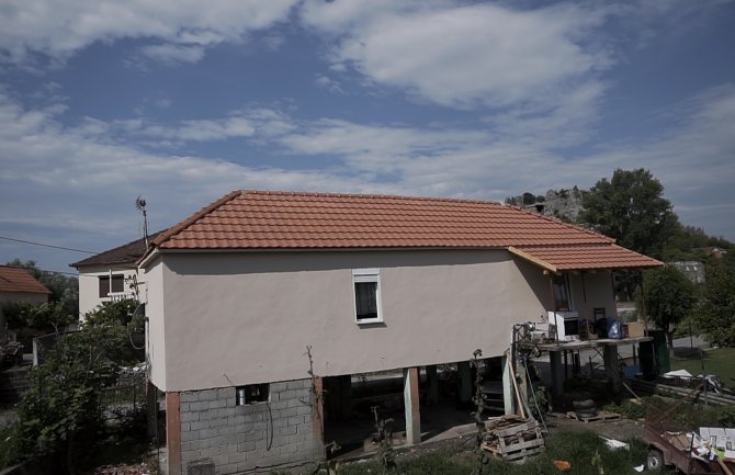 Adaptirana kuća petočlane porodice: Gazivode u novom domu(FOTO)