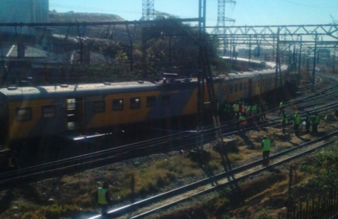 JAR: 100 ljudi povrijeđeno u sudaru vozova 