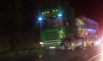 Rogov Krš: Automobil nakon sudara sa kamionom sletio s puta, jedno lice povrijeđeno