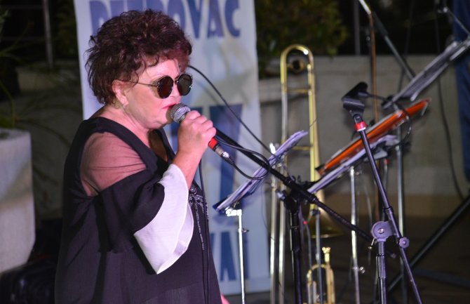 Zdenka Kovačiček nastupila na Petrovac džez festivalu (FOTO)
