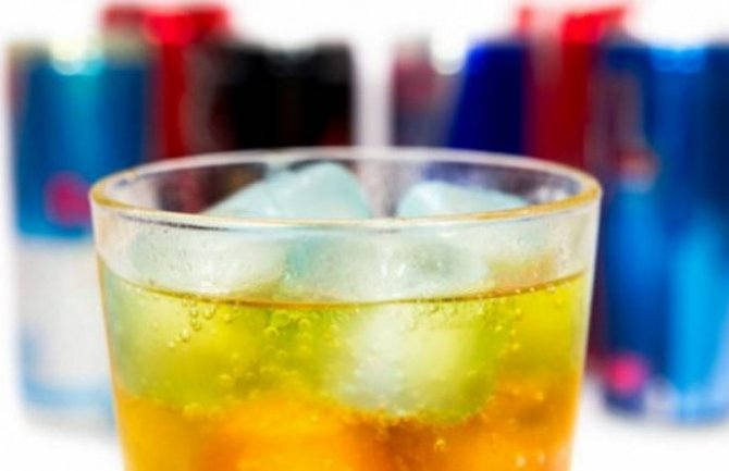 Ljekari upozorili: Kombinacija alkohola i energetskih pića može biti smrtonosna