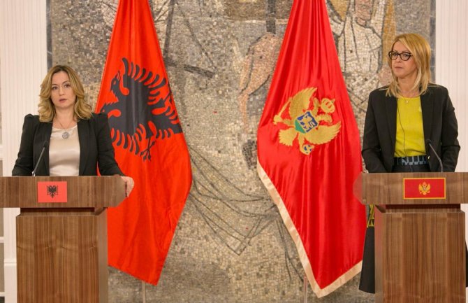 Vlade Crne Gore i Albanije da olakšaju carinske procedure