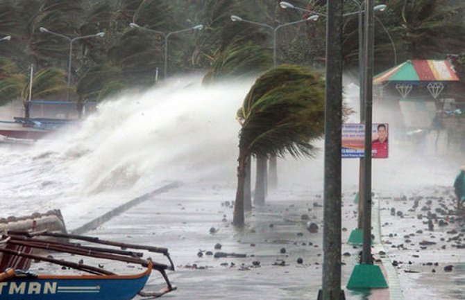 U udaru tajfuna na Filipinima 12 mrtvih