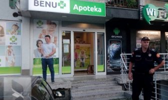 Opljačkana apoteka u BP: Radnici prijetio puškom, pa ukrao 300 eura