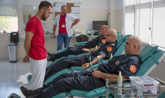 Akciji dobrovoljnog davanja krvi danas se odazvao veliki broj službenika MUP-a iz svih crnogorskih gradova