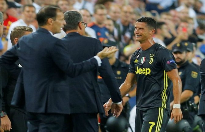 Ronaldo uplakan napustio teren, dobio crveni karton (VIDEO)