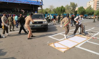 Iran: Oružani napad tokom vojne parade, 24 mrtvih, 53 ranjenih (FOTO)