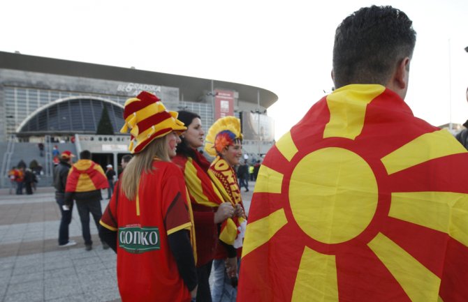 Makedonci danas odlučuju o imenu države