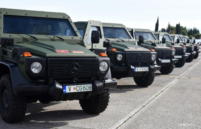 Crnogorska Vojska preuzela šest lakooklopnih vozila