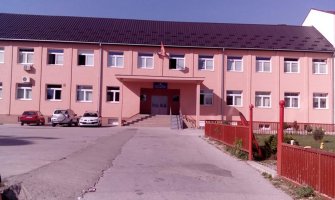 Epilog tuče u bjelopoljskoj srednjoj školi: Isključeno 9 učenika, pomoćnik direktora završio u gipsu