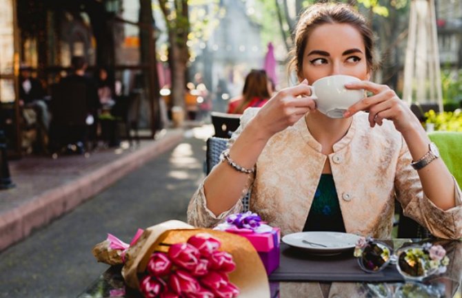 Prestanite na vrijeme: Evo zašto ne valja piti kafu čim ustanemo