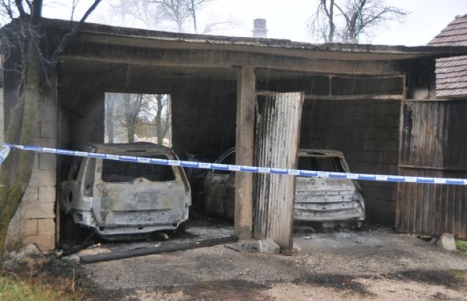 Za dan rasvijetljeno paljenje vozila porodice Božović: Uhapšen Amerikanac, detaljno planirao djelo