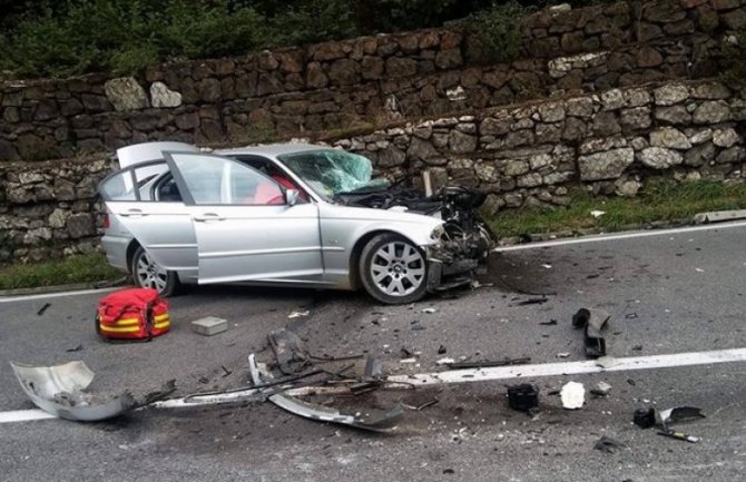 Novi Pazar: Auto sletio s puta, poginuo tinejdžer, povrijeđeno šest osoba