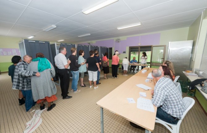 Nova Kaledonija: Na referendum izašlo 74 posto registrovanih birača