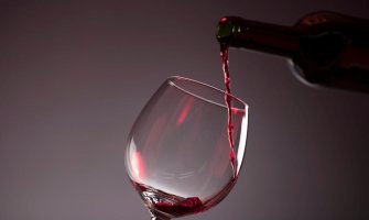 Koliko dugo može da stoji vino otvoreno i da li smijemo da ga pijemo?