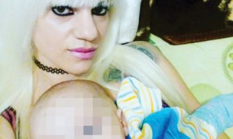 Majka optužena za ubistvo šestomjesečne bebe tvrdi da se dijete samo ugušilo