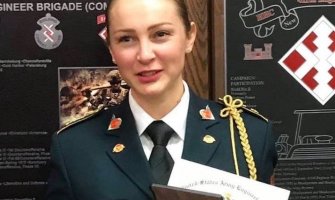 Marija Mičković prva oficirka VCG koja je završila vojni kurs inženjerstva u SAD
