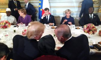 Makron organizovao večeru za svjetske lidere, centralna ceremonija danas (FOTO)