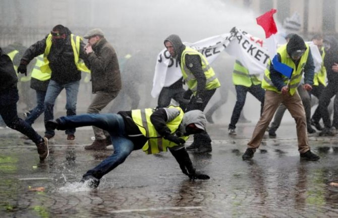 Pariz uoči protesta: Uhapšeno najmanje 32 ljudi, mobilisano 89 hiljada policajaca u zemlji
