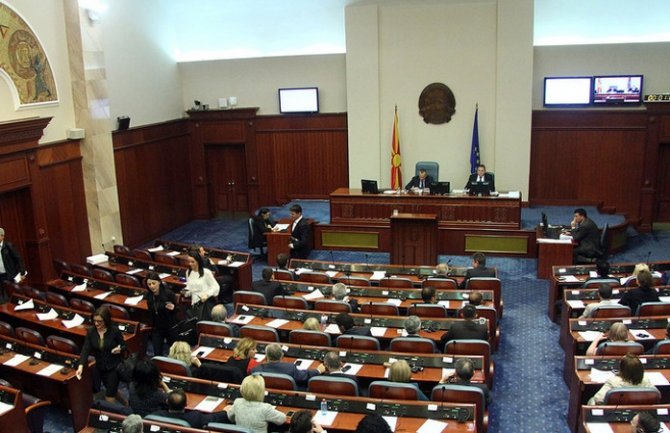 Makedonski parlament oduzeo Gruevskom poslanički imunitet