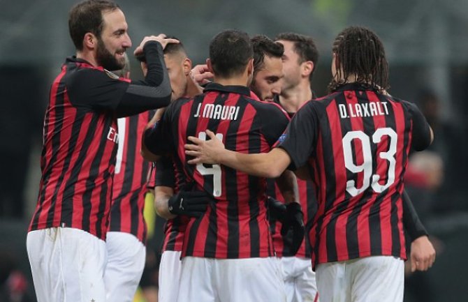 UEFA kaznila Milan sa 12 miliona eura i zaprijetila  jednogodišnjom suspenzijom