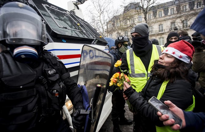 Francuska nakon protesta: 115 uhapšenih, 8 poginulih