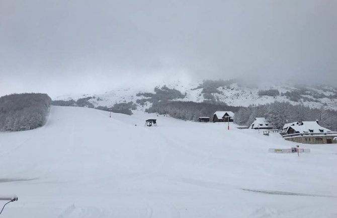 Sjever pod sniježnim pokrivačem: Pola metra snijega palo na Žabljaku, najmanje u Rožajama