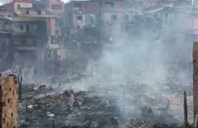 U požaru uništeno 600 kuća, uzrok eksplozija ekspres lonca?(VIDEO)