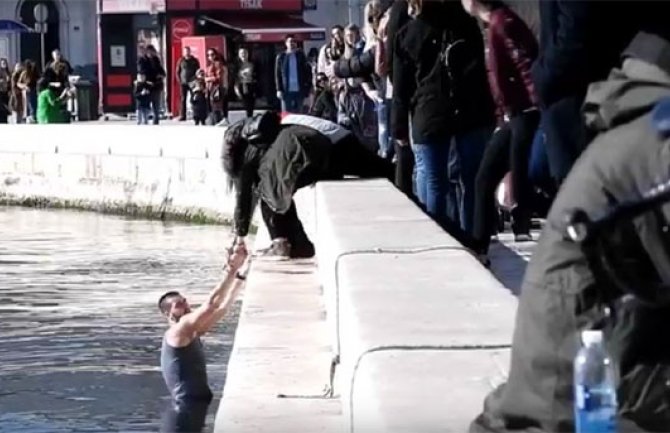Vaterpolisti Zvezde napadnuti u Splitu, spas od batina pronašli skokom u more! (VIDEO)