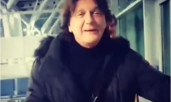 Čolić zapjevao na podgoričkom aerodromu (VIDEO)