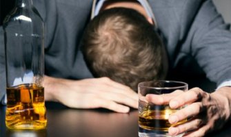 Od trovanja alkoholom umrlo više od 80 osoba, preko 200 hospitalizovano
