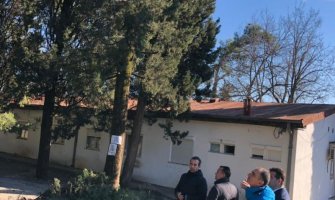 Hrapović, Vujović i Eraković obišli objekte KCCGa: Pacijenti nisu ugroženi, arhiv će biti izmješten
